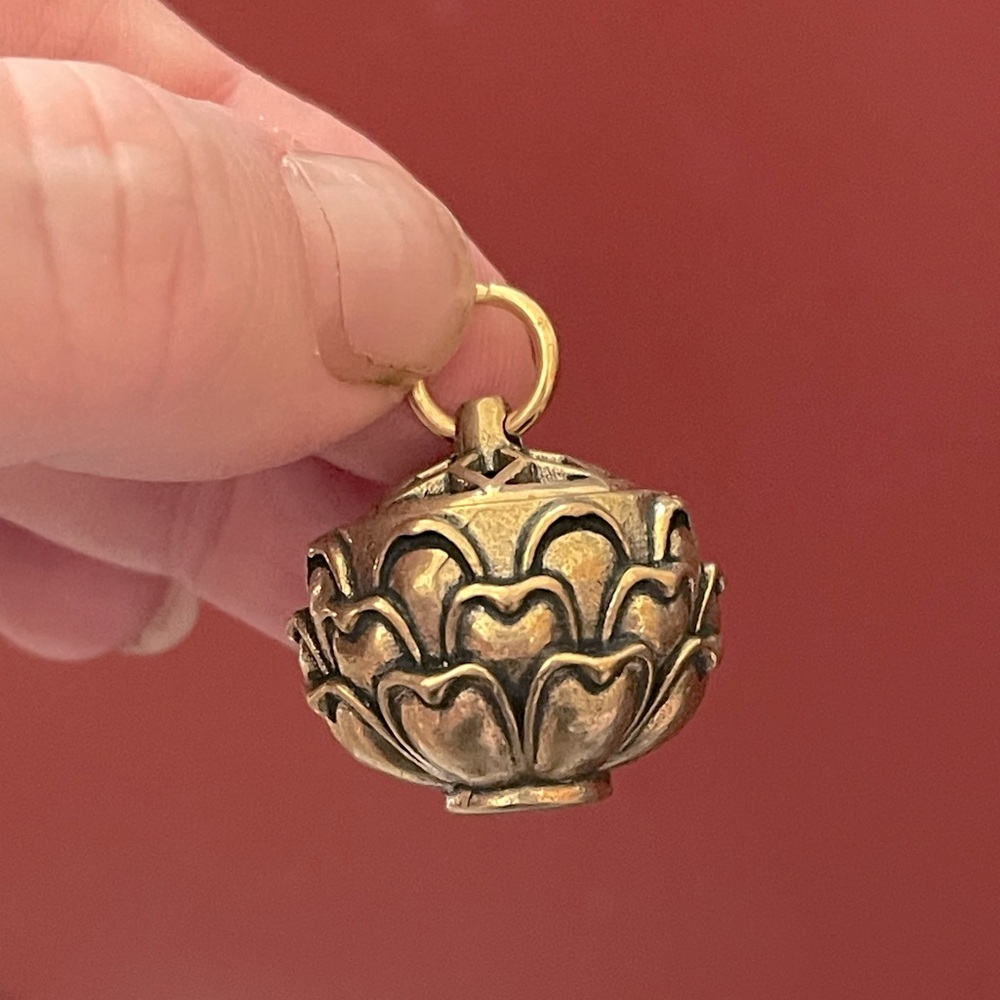 Lotus pendant - Picture 3 of 6